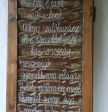 Kis Sziget Vendeghaz *